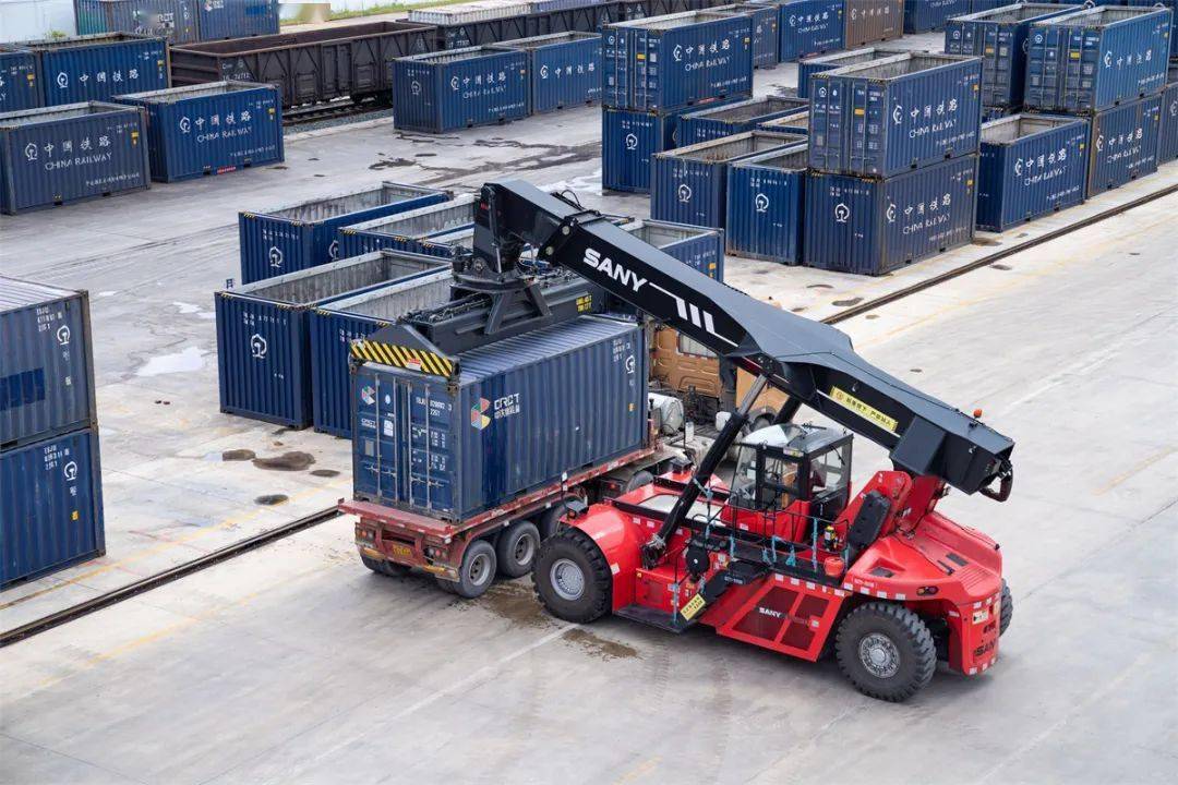 中老铁路国际货物列车开行超过9000列_昆明_运输_口岸