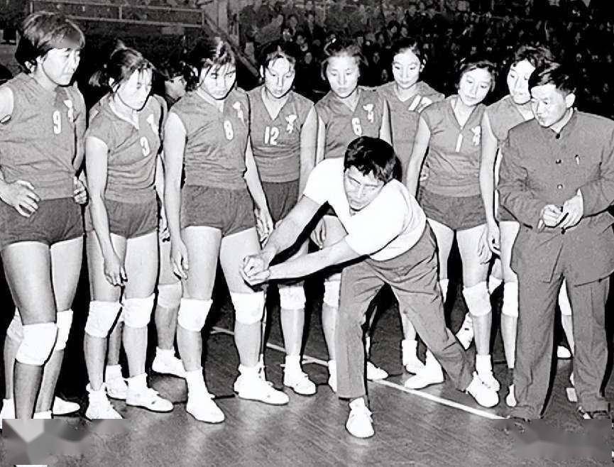 排球之父袁伟民84岁高龄身体仍硬朗曾坦言郎平是最得意的弟子