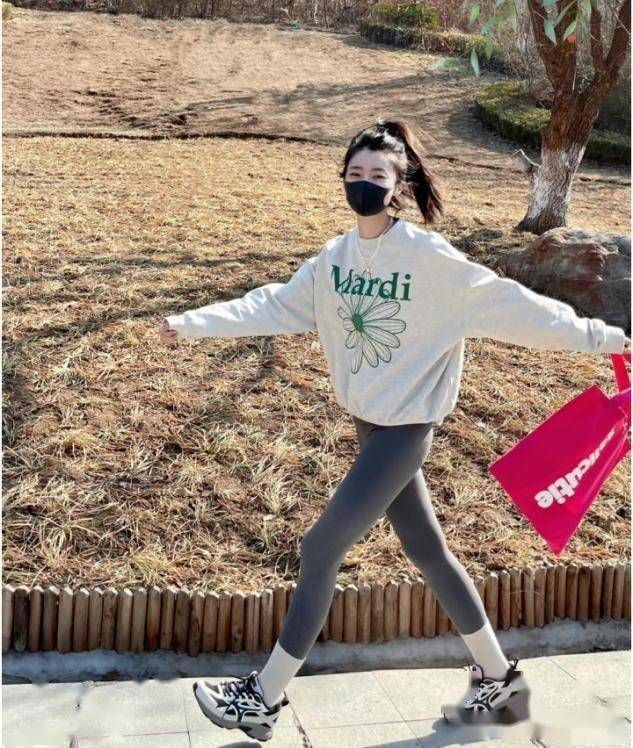 原来瑜伽裤穿对了这么好看洋气显瘦微胖矮个子都适合