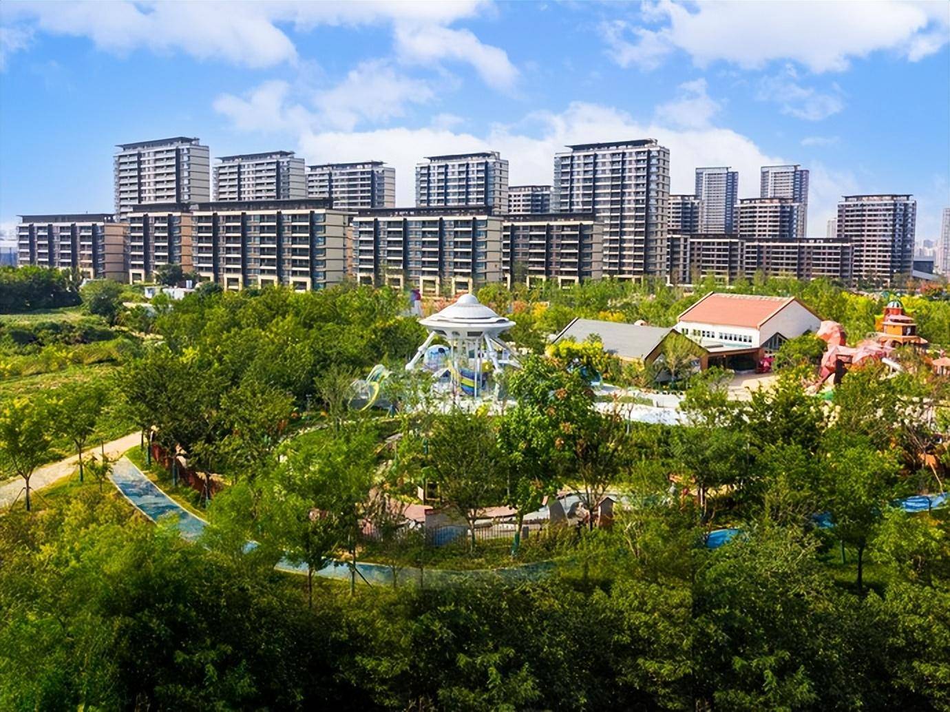 早莺争暖树楼市报春晖郑州华侨城千亩大盘绘春景缤纷配套正绽放