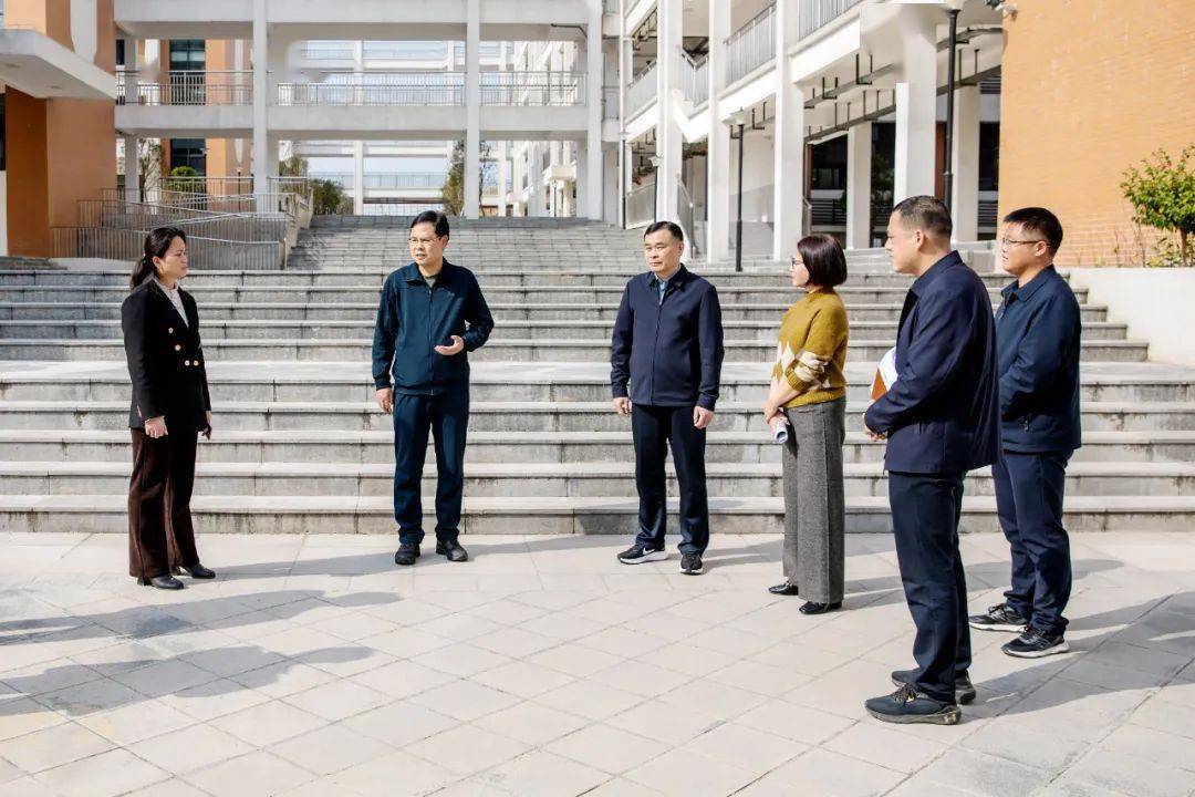 雷少华开展教育工作调研