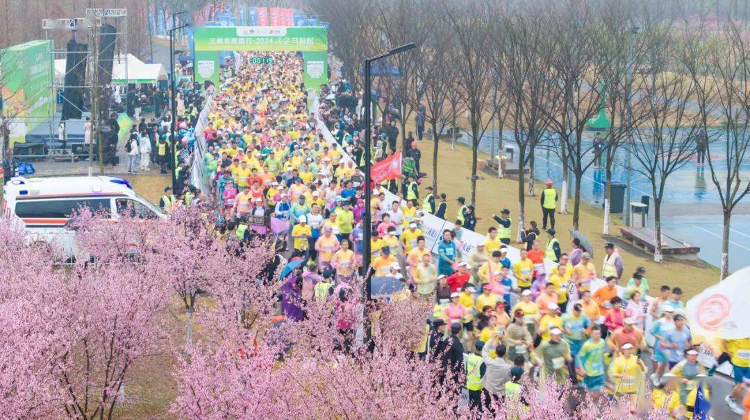 春暖花开时,我和远马有个约定_马拉松_赛事_参赛选手