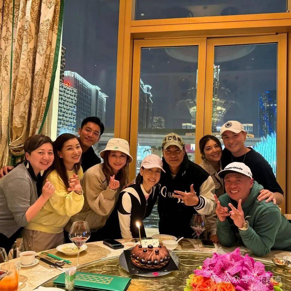 一个场合为任达华举办生日会,不过两场生日派对,任达华太太都不见踪影