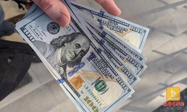 两名迪拜外籍人士因在社交媒体上推销假美元,被判1年监禁