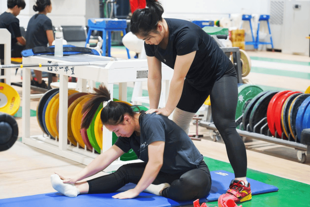 媒体走进运动队精选报道系列②丨中央广电总台国际在线广西举重健儿