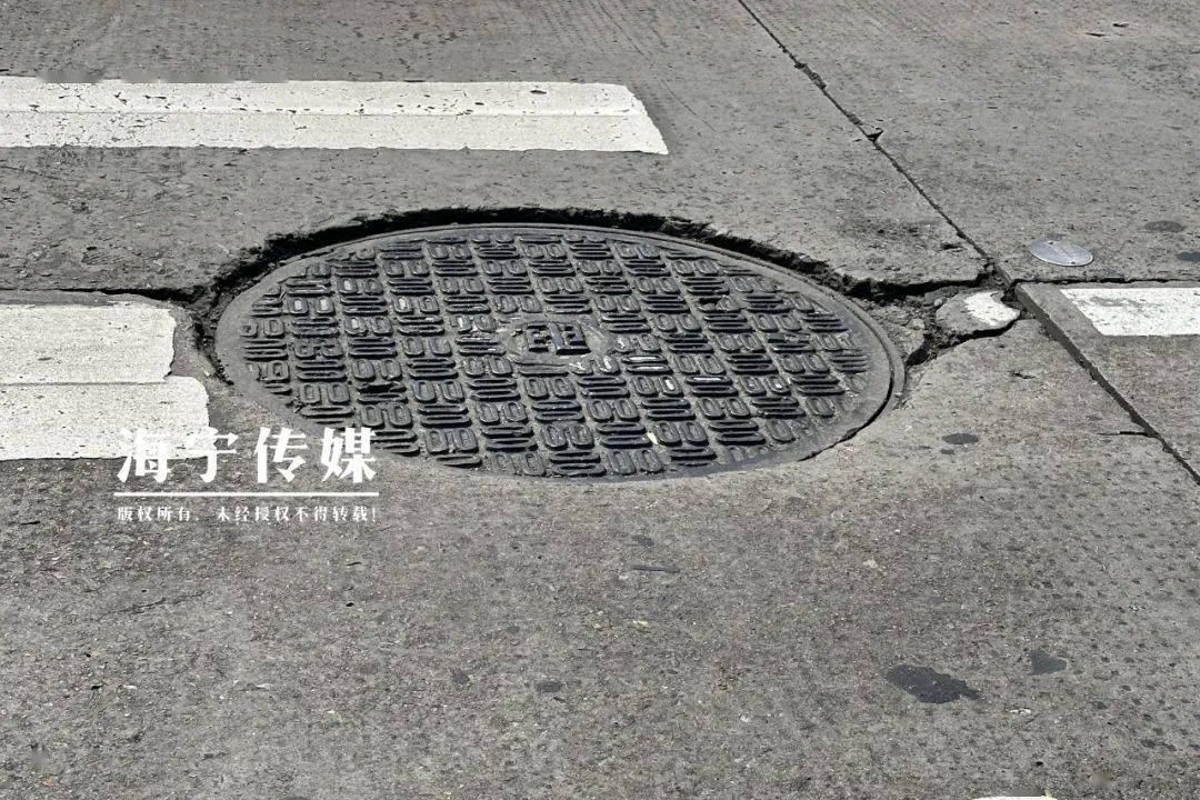 例如,井盖上焊有"电"字或中国电信标志的,属于中国电信股份有限公司