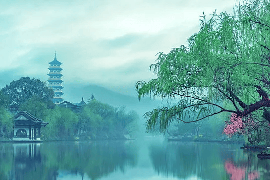 "烟花三月下扬州"中的烟花是什么花?