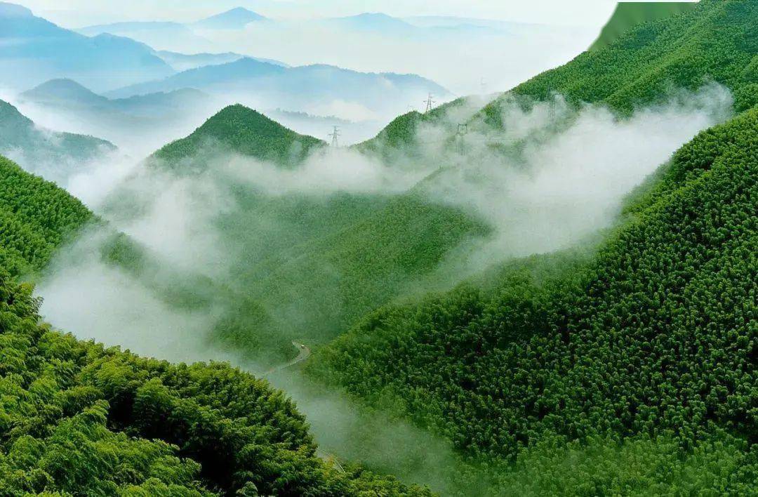 湖州,山水清远,烟波浩渺,无数名人曾被这里的美景征服.