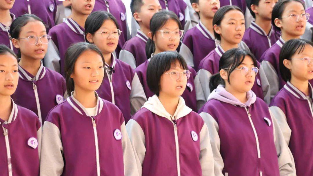 本次活动是庆祝长实中建校十周年校庆系列活动之一,初一年级各班的