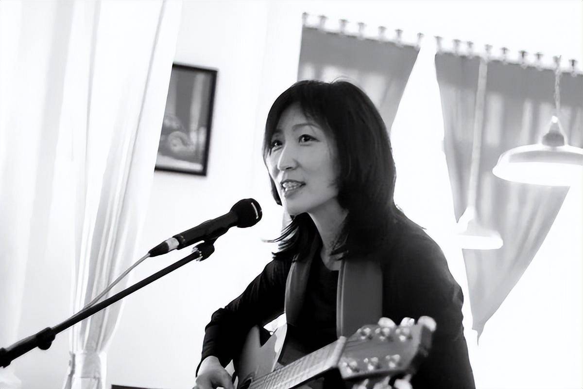 曾创作《蒙娜丽莎的眼泪》《太委屈》…_郑华娟_德国_先生