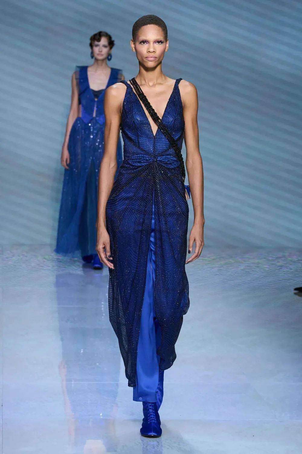 乔治·阿玛尼(giorgio armani)2024春夏系列"海洋之恋"时装秀