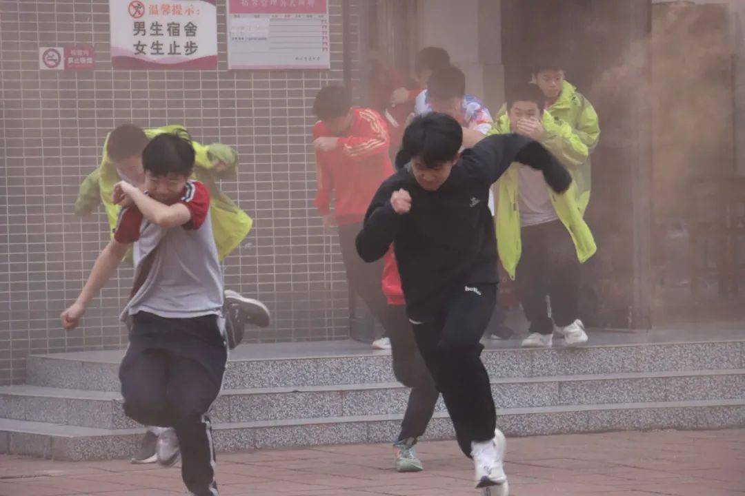 防患未然始于"行"——记柳州铁一中学(初中部)教育集团崇远校区宿舍