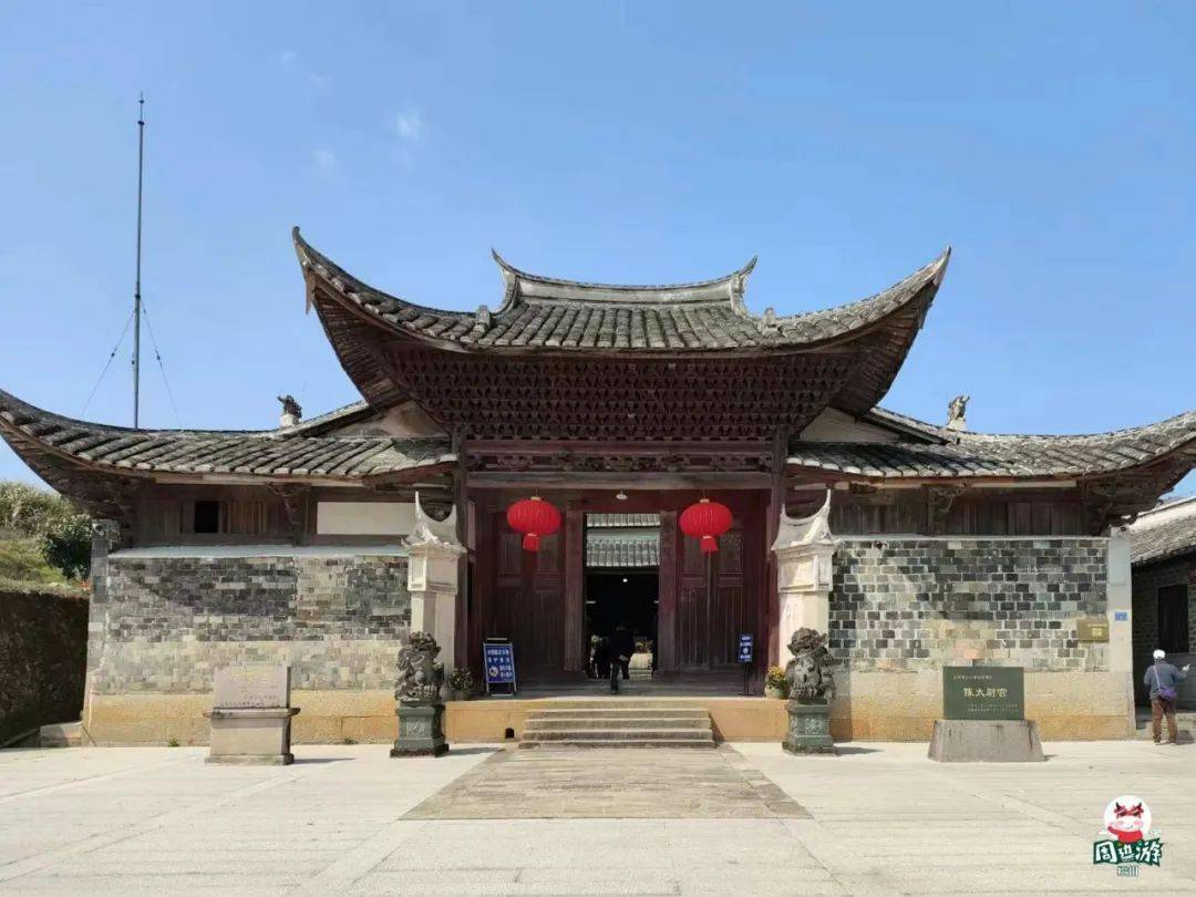 5m,东西长40m,南北深30m,总面积约1100多平.