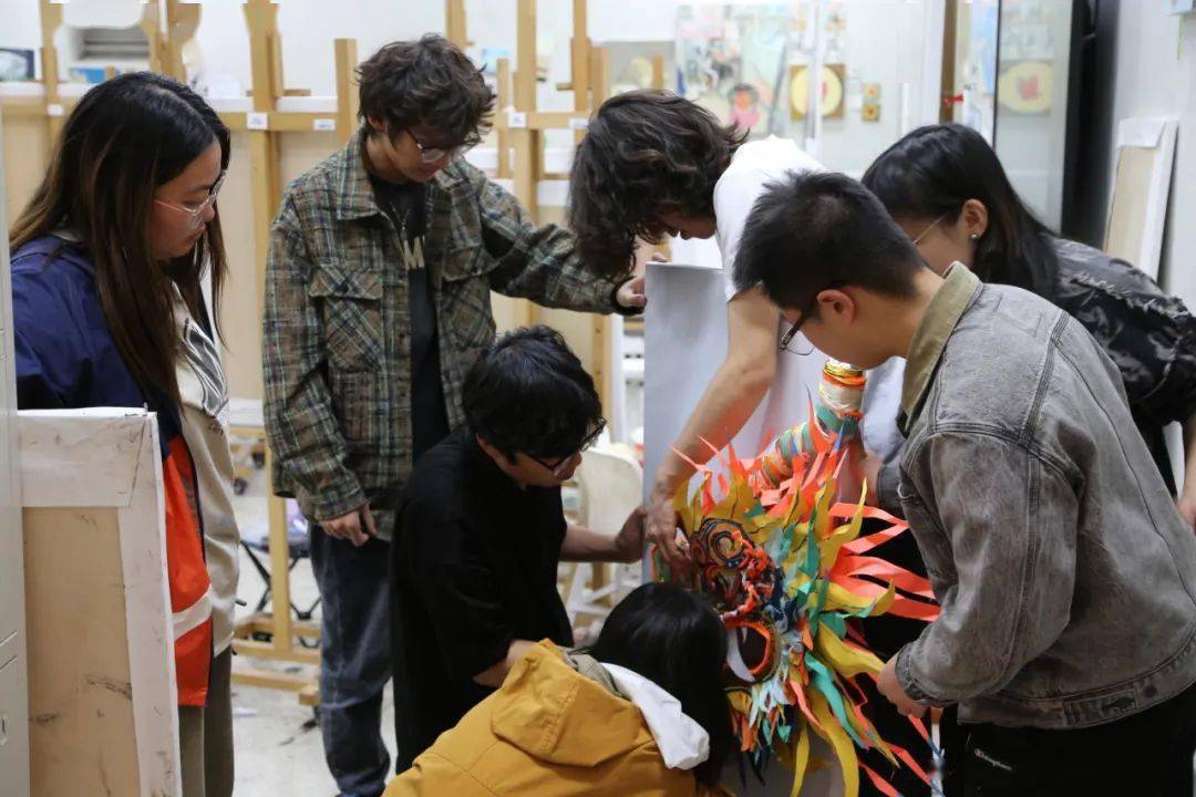 走出无声世界的他带美院爱耳美绘志愿者回家