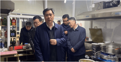 3月18日,威县应急管理局危化监管科室组织2014年以来在信息平台亮红灯