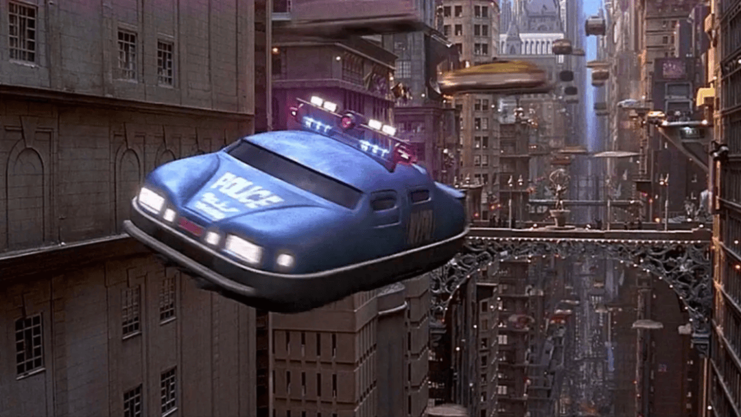 (图/《第五元素》)看似遥远的未来场景,其实比以往任何时候都更接近