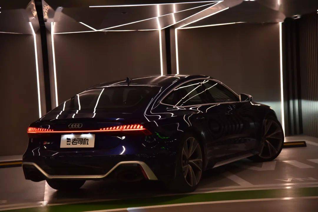 抖音神车驾到!200万的奥迪有多炸裂?_搜狐汽车_搜狐网