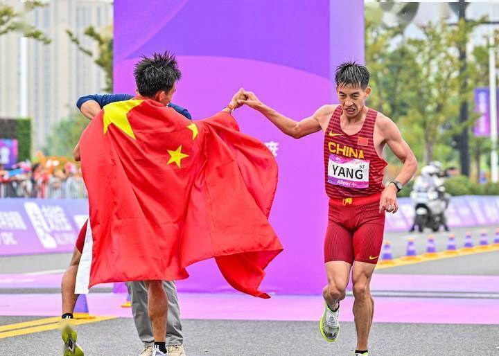 队伍浩浩荡荡成绩狂飙突进中国马拉松驶上了快车道