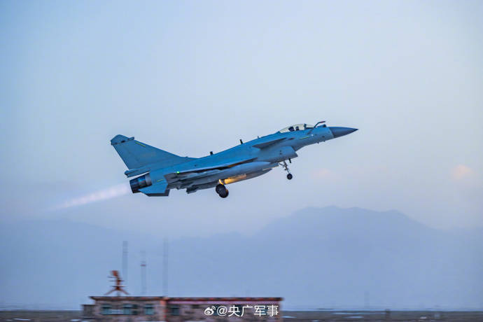 壁纸上新!一波空军战机高清美图来袭_刘德政_刘已_组织