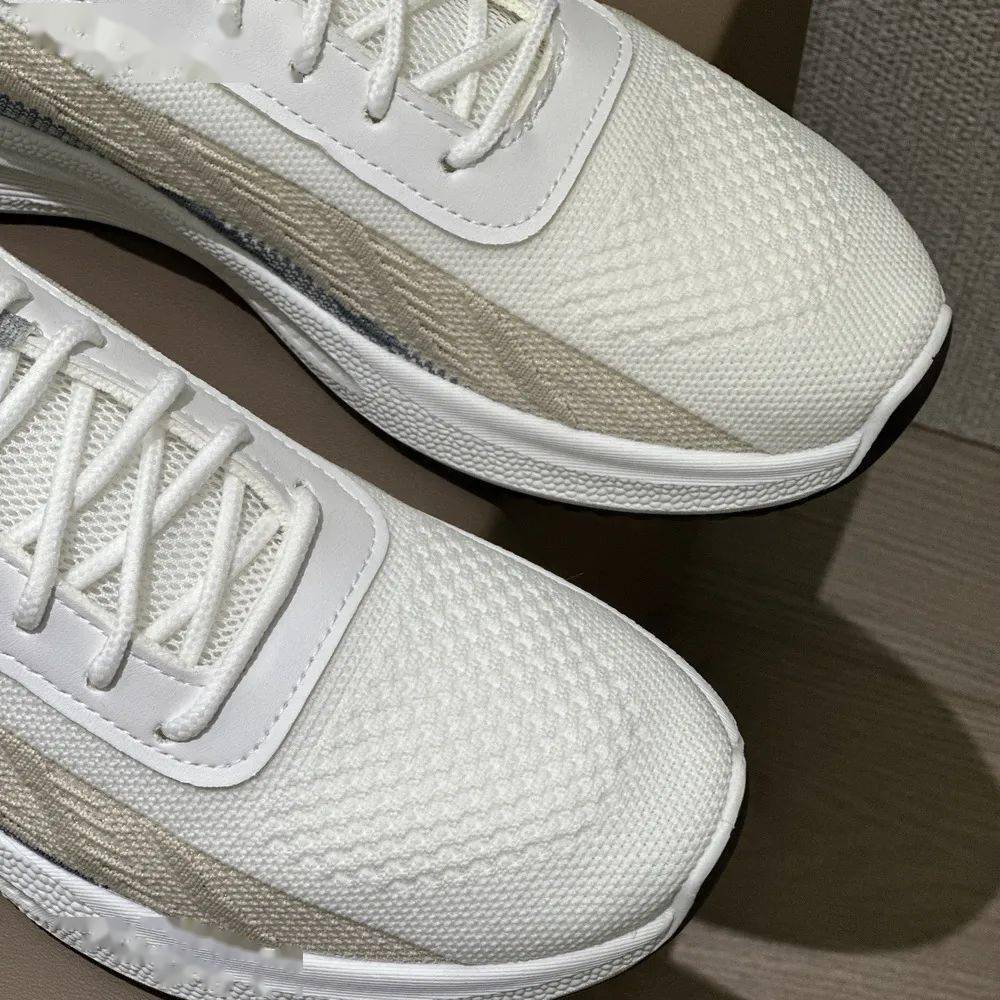 男士运动飞织鞋499元飞织鞋面透气亲肤不闷脚不臭脚鞋底柔软可随意