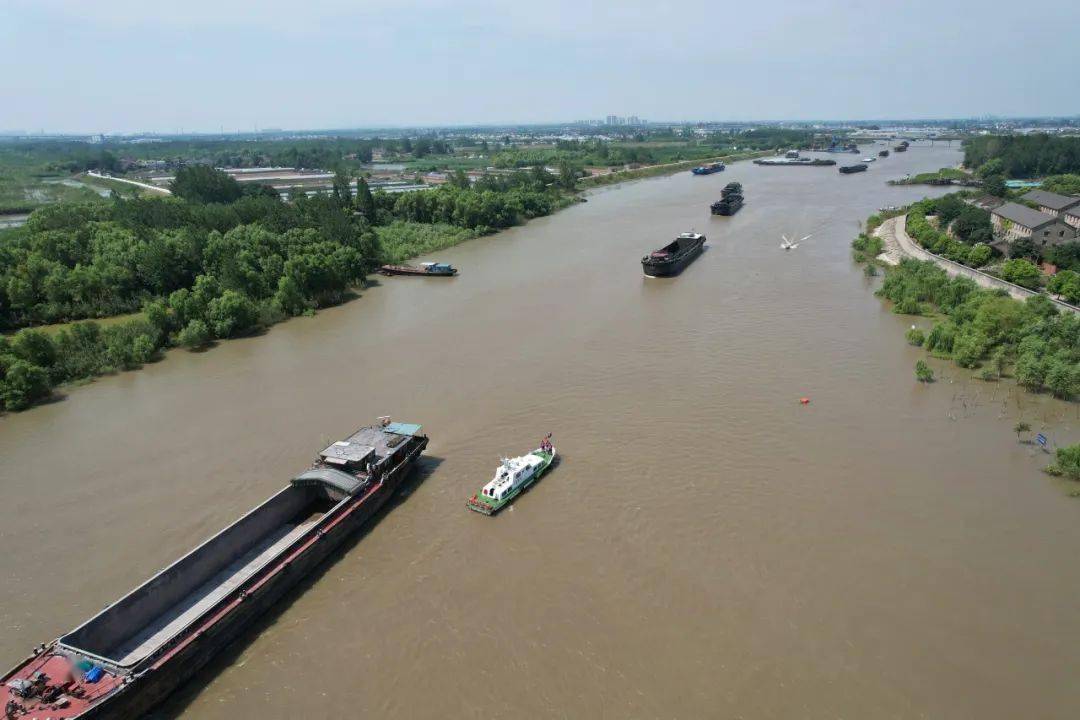 长江海事局助力安徽水运深度融入长三角一体化_船舶_船闸_服务