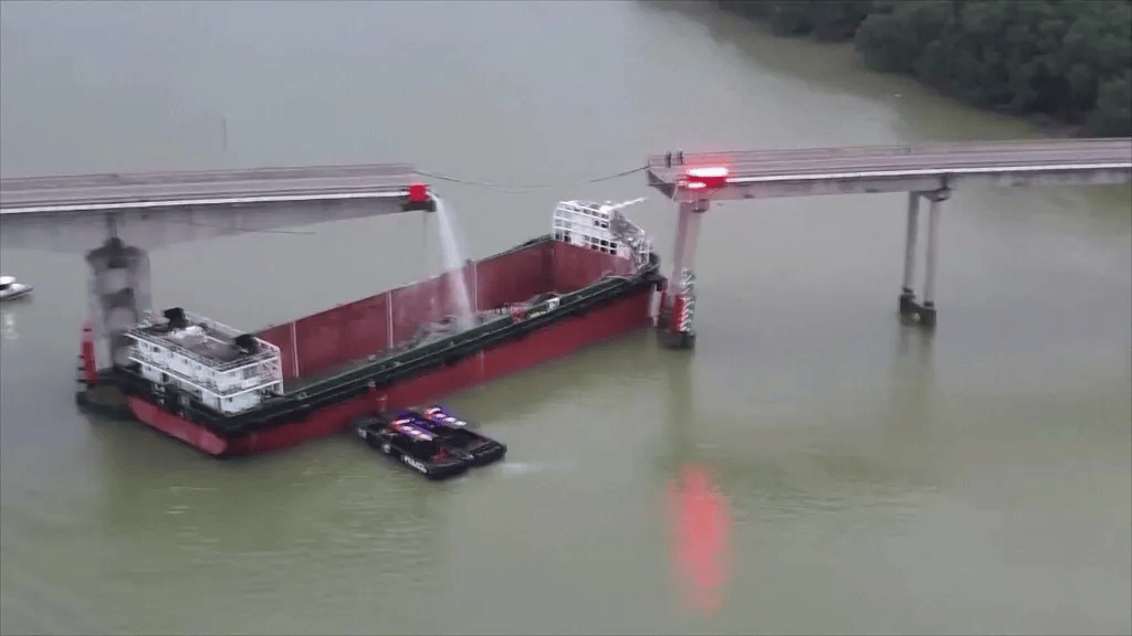 五名拦车英雄获奖金34000元