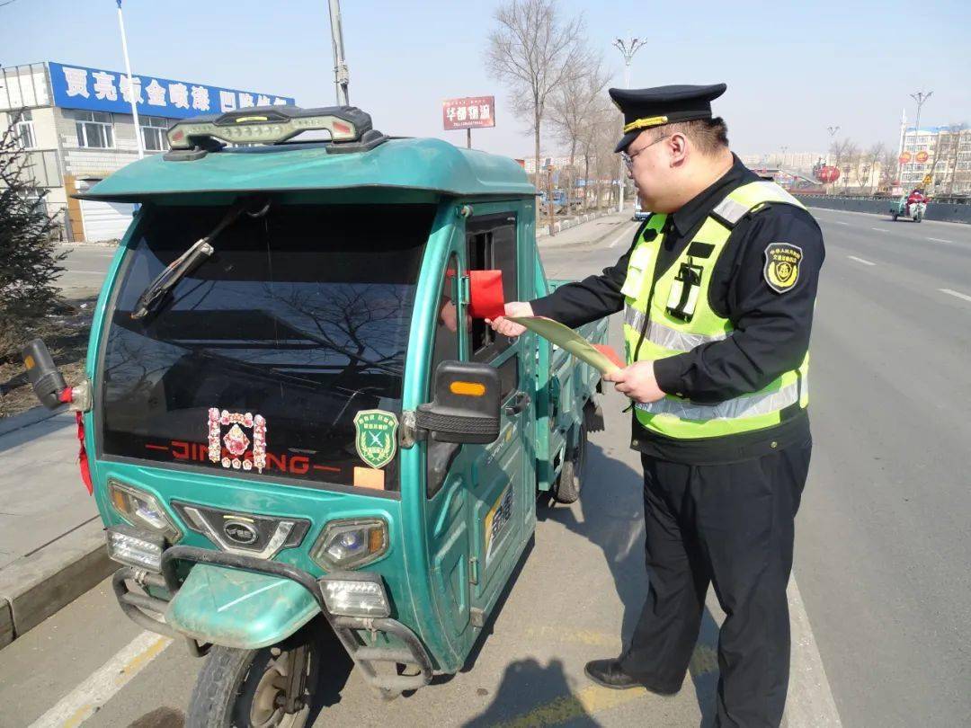 青冈县交通运输执法大队开展非法营运车辆集中整治行动