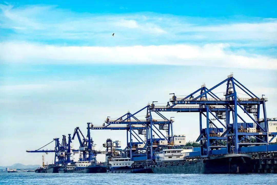 优秀向上生长向新而行这里是湖北黄石