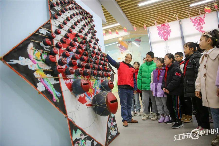 江苏24小时南京无限航区多功能甲板运输船下水