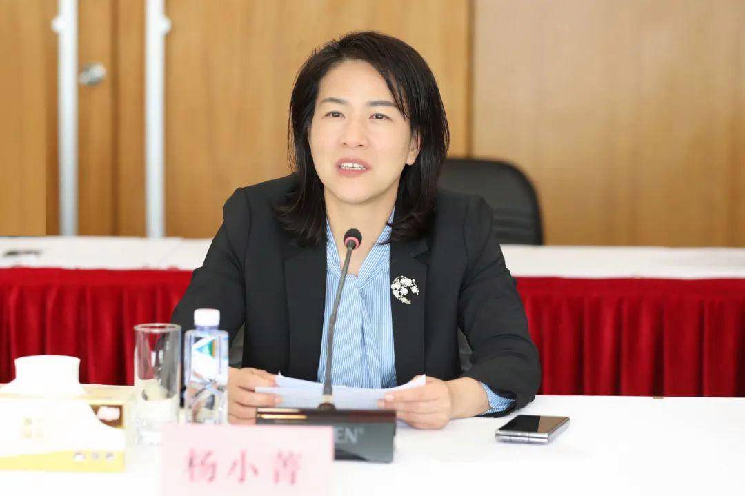 张英指出,接下来,青浦要紧紧围绕华为,市西软件园等,引进更多龙头企业