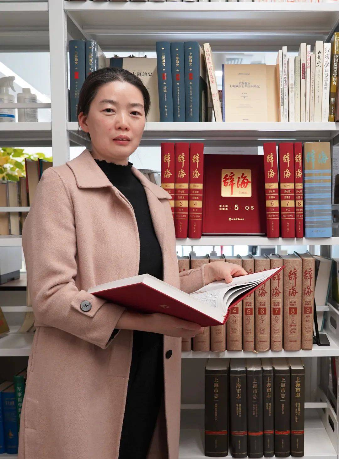 李纳获奖者顾莉丹也充分调动团队的积极性和创造力,注重出土文献和