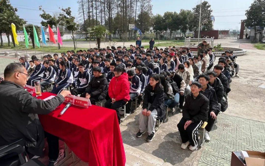 豆娃普法寿县安丰塘镇开展法治宣传教育进校园活动