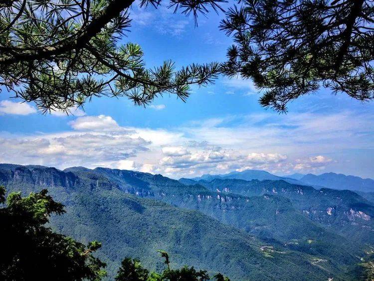 湖北大全景武汉宜昌襄阳武当山神农架恩施纯玩10日游