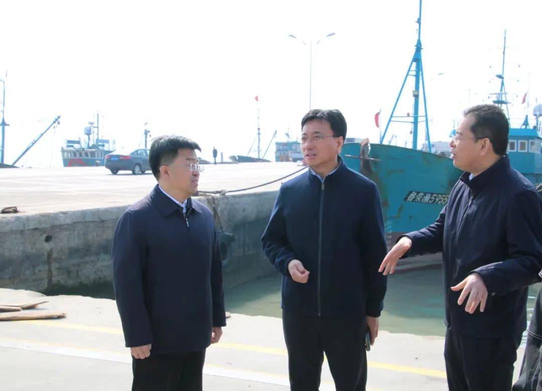 市领导到荣成市经区走访分包企业项目督导渔船管控和矛盾纠纷排查化解