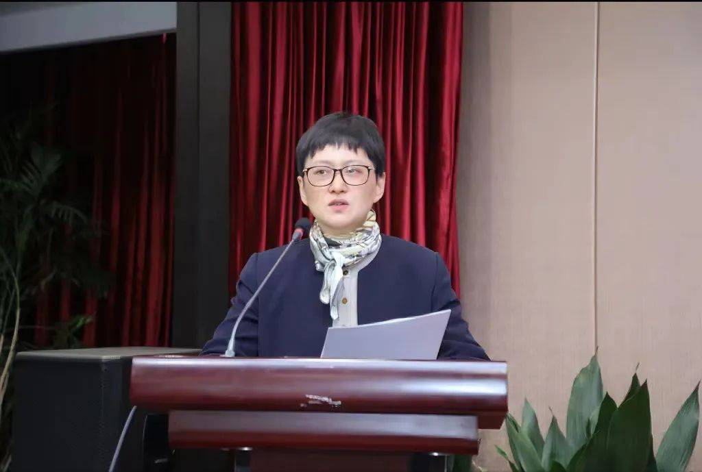 崔明华会长在致辞中强调,地下空间是一个巨大而丰富的空间资源,对地下