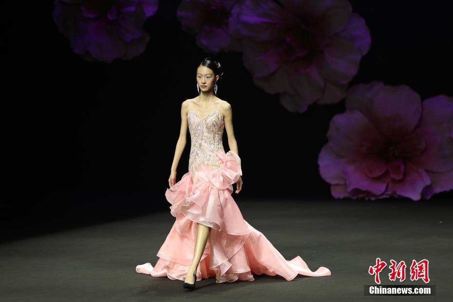 芸想关淑敏主题时装秀在北京举行