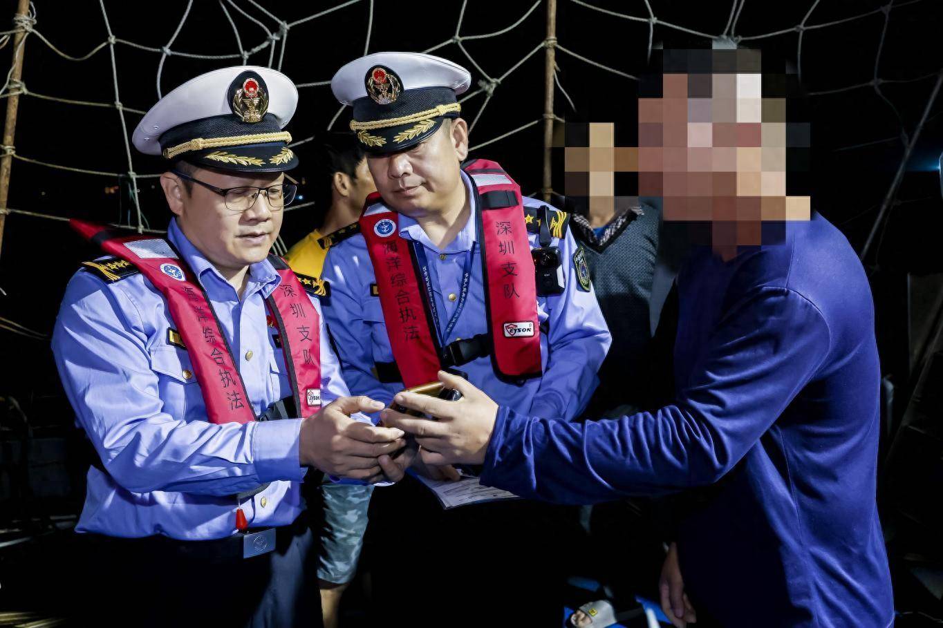 深圳市海洋综合执法支队联合香港渔农自然护理署开展深港交界海域联合