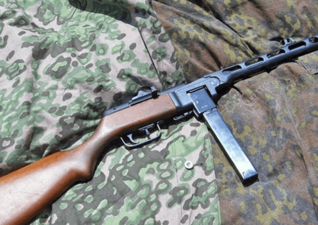 于研发一款能够在第二次世界大战中为苏军提供强大火力支持的冲锋枪