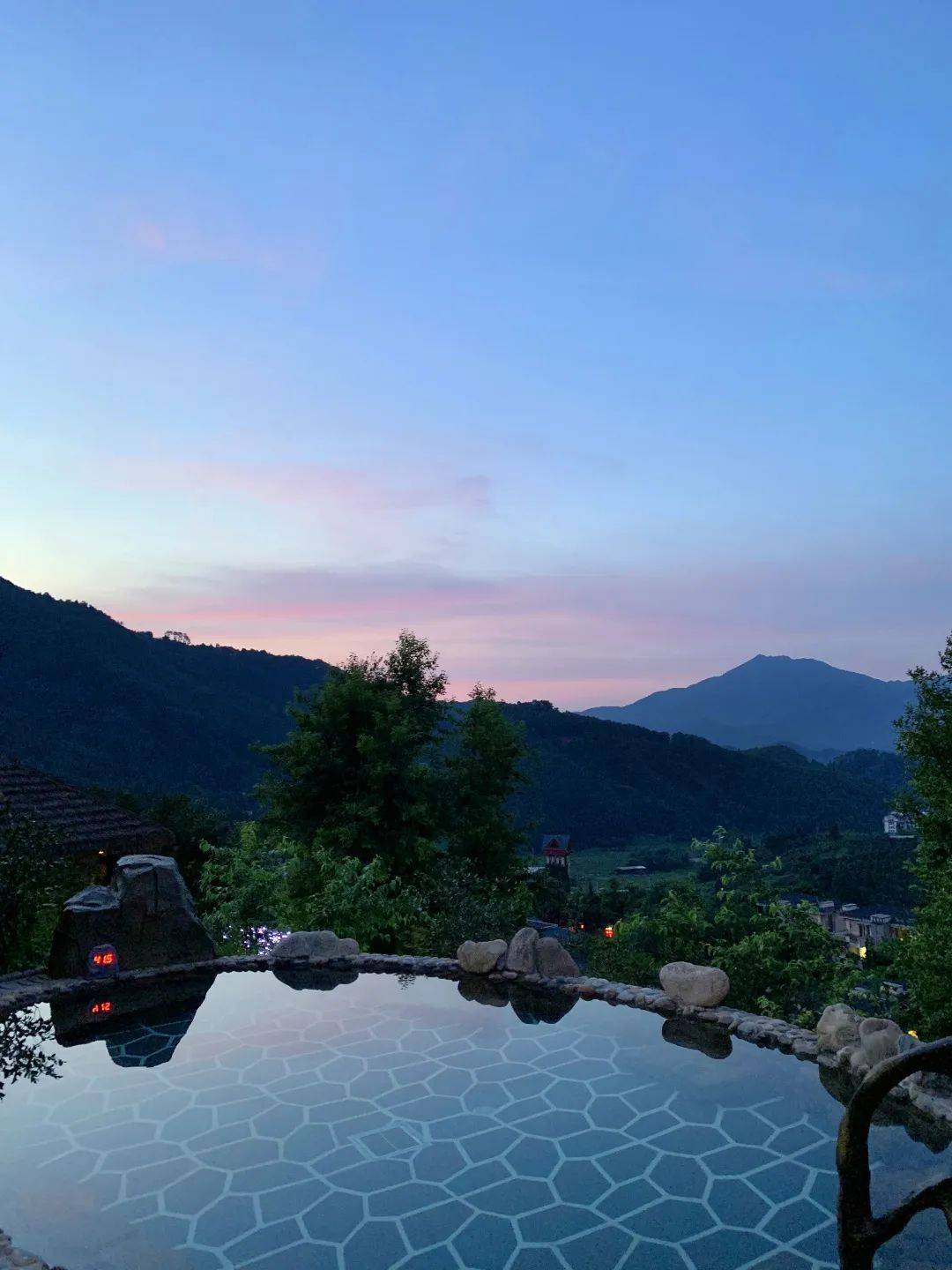 西溪温泉别墅树屋连住享5折特惠