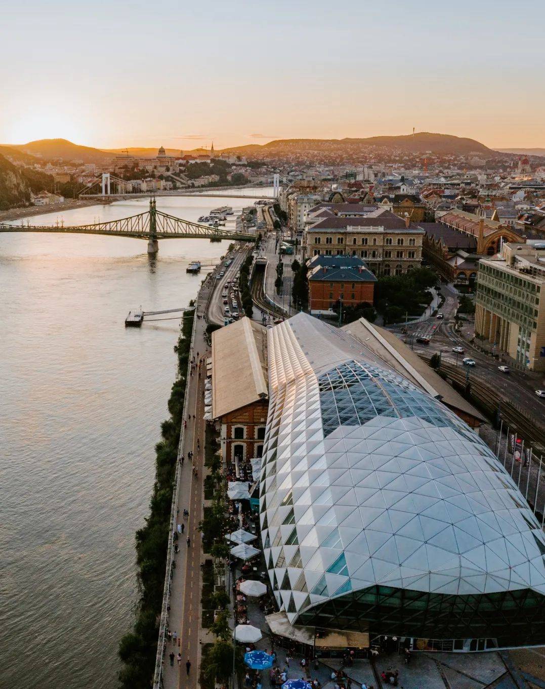 中山自组团限时抢购15999一价全包游东欧四国感受独属东欧的艺术人文3