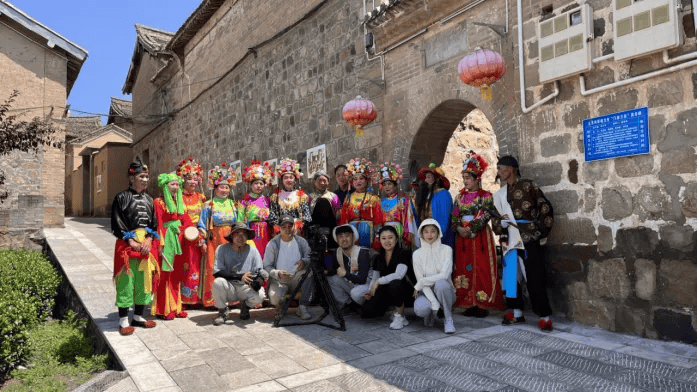 系列纪录片以晋城沁河流域的古堡群切入对窦庄古堡,湘峪古堡郭峪古城