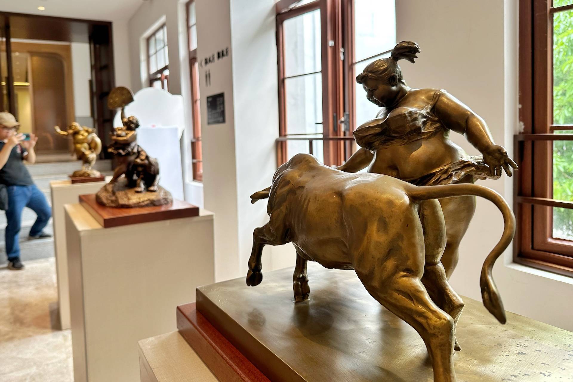 "塑"见未来,许鸿飞畅谈"肥女人"的"出海"历程_广州雕塑院_作品_展览