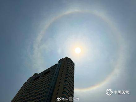 震撼!广西南宁现日晕景观 太阳如戴光环_黄丽娜_天气_刘英轶