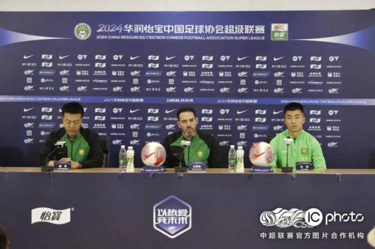 赛前苏亚雷斯我们带着信心前来将会在比赛中全力争胜