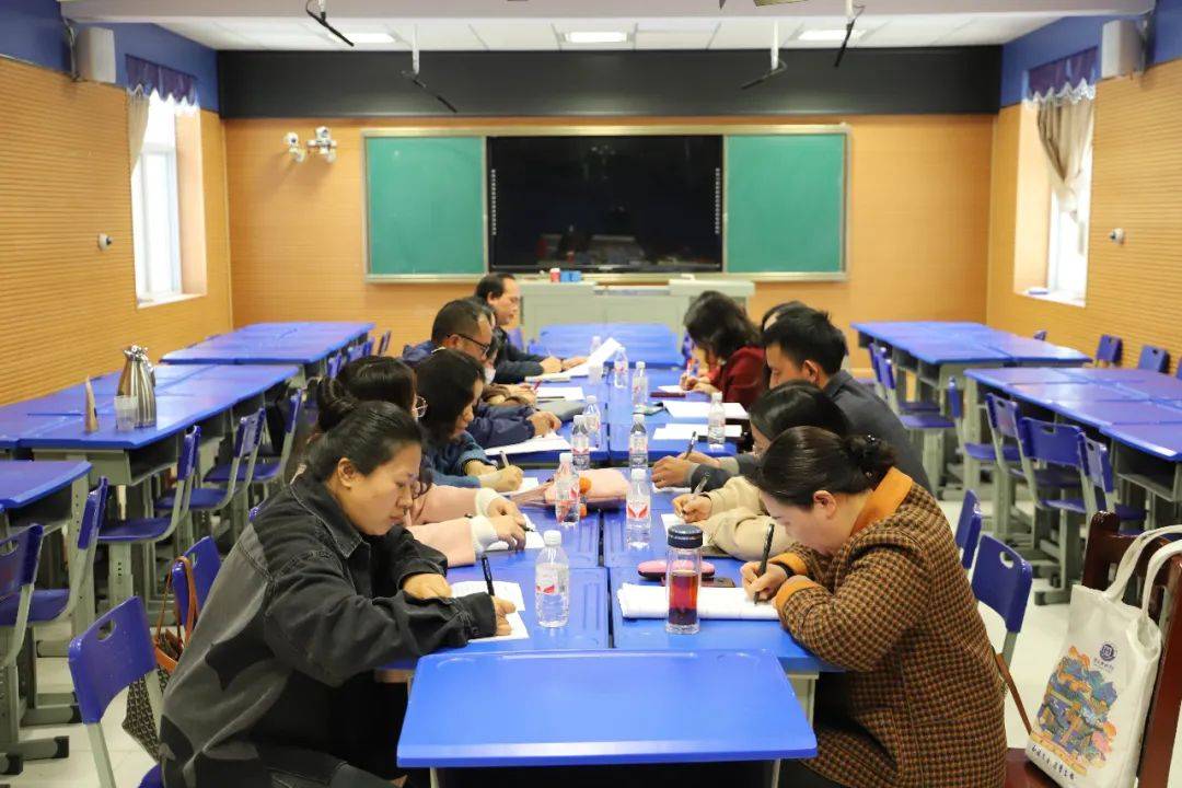 恩施市高考备考调研分析会暨备考推进会在恩施市第一中学隆重摘开