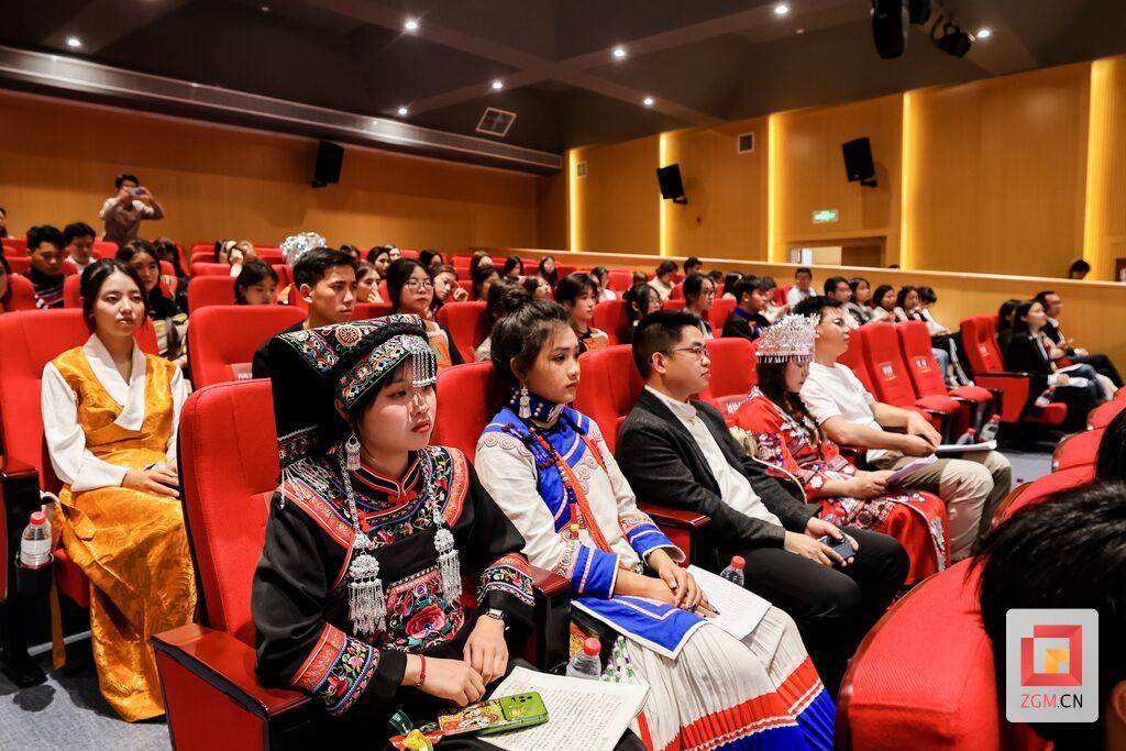 自贡市举行铸牢中华民族共同体意识各族青年读书分享会