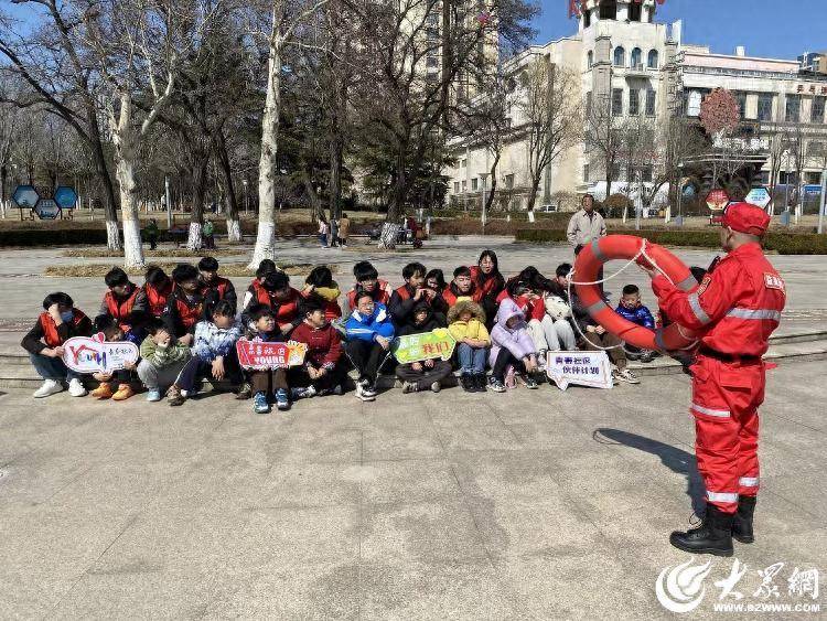 潍坊市南关街道人民商城社区组织开展防溺水培训_青少年_进行_防范