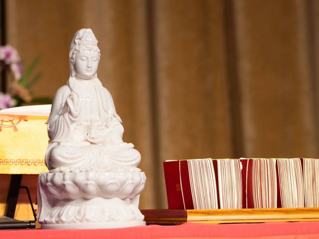 新闻二月十九观世音菩萨圣诞杭州灵隐寺举行皈依法会