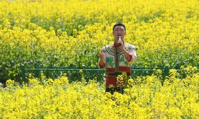 秦腔表演《五典坡——飘彩》,陕北民歌《牡丹花与放羊娃》,紫阳民歌