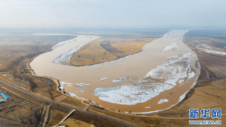 飞阅中国黄河内蒙古托克托县段全线开河